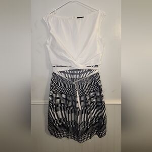 IROO Black and White Patterned Dress Size 40 (8-10) (M) Little Stain. See Photos